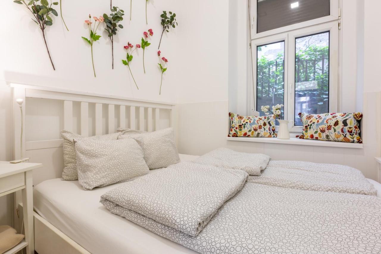 Elegant Coziness Apartment Будапеща Екстериор снимка